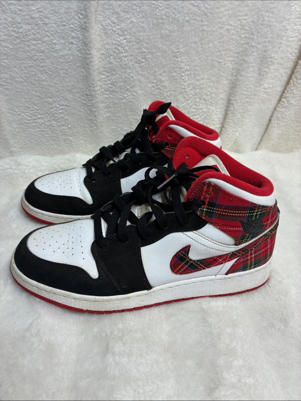 Nike Women's Mid-Top Sneakers in White, Black & Red Plaid